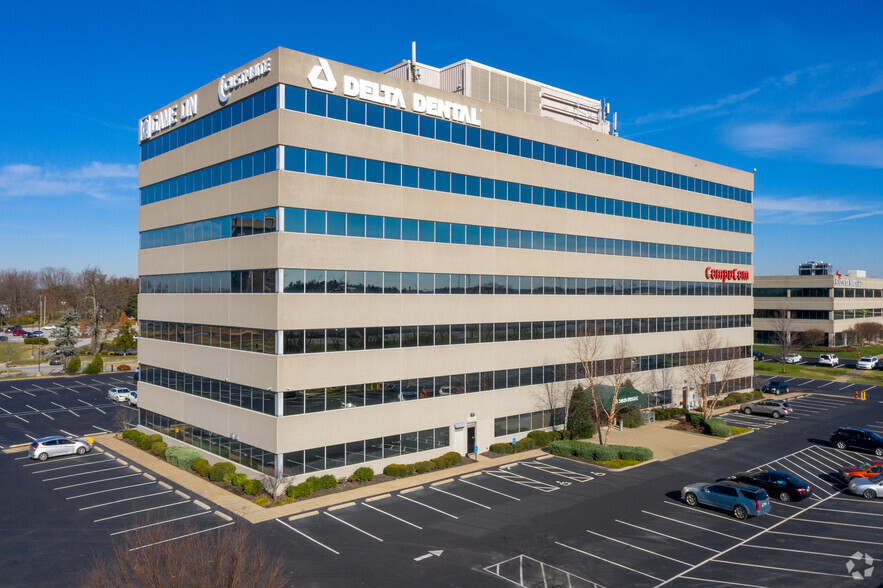 10100 Linn Station Rd, Louisville, KY en alquiler - Foto del edificio - Imagen 1 de 21