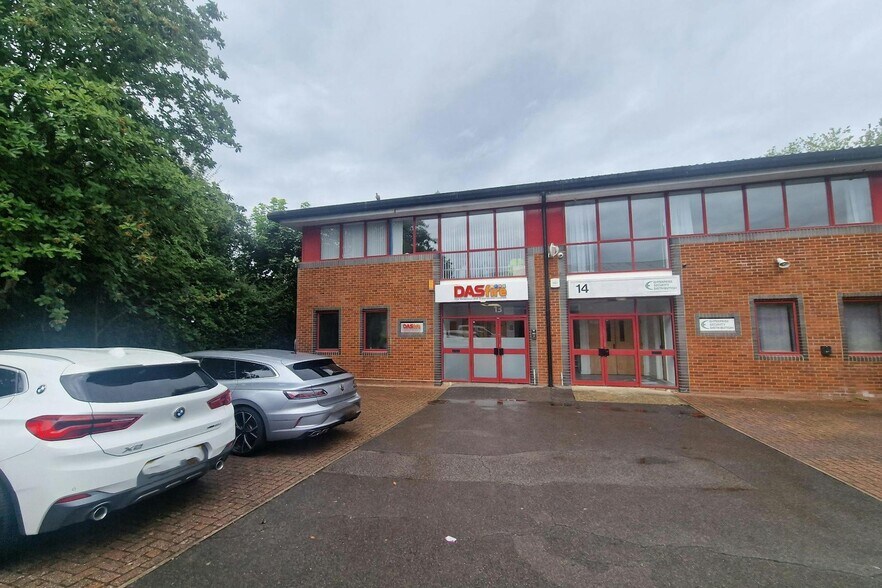 13 Campbell Ct, Bramley en venta - Foto del edificio - Imagen 2 de 3