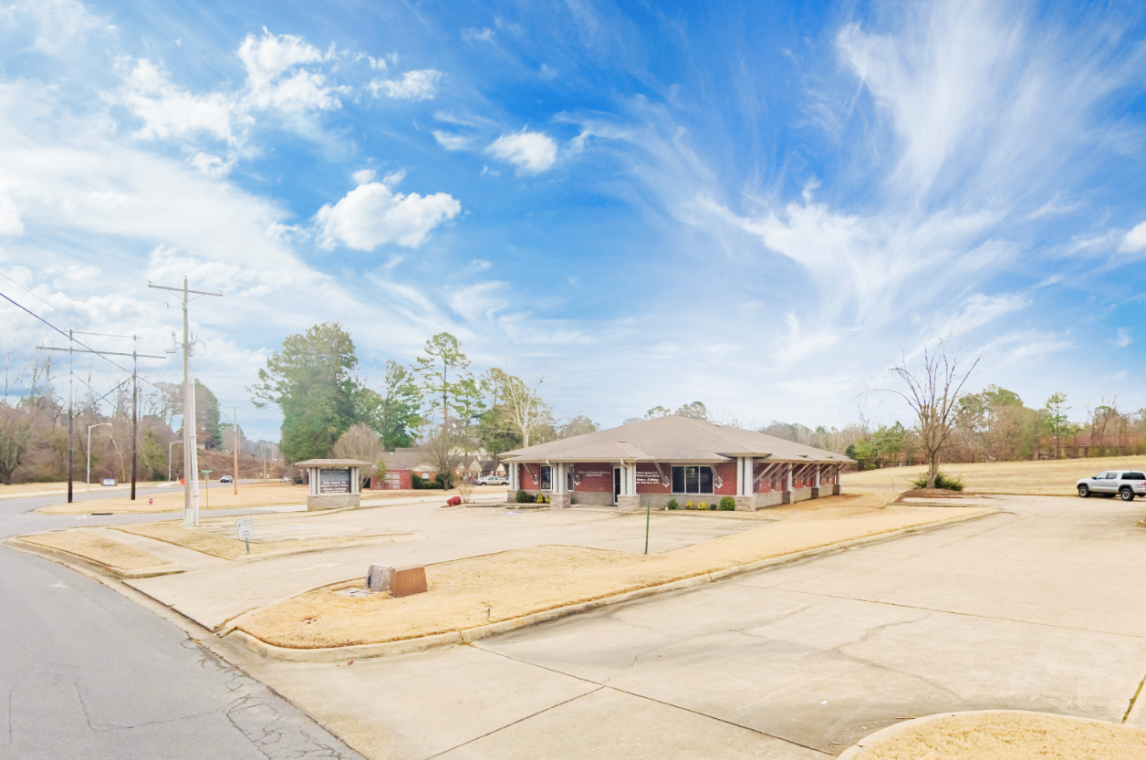 3001 Twin Rivers Dr, Arkadelphia, AR en venta Foto principal- Imagen 1 de 22