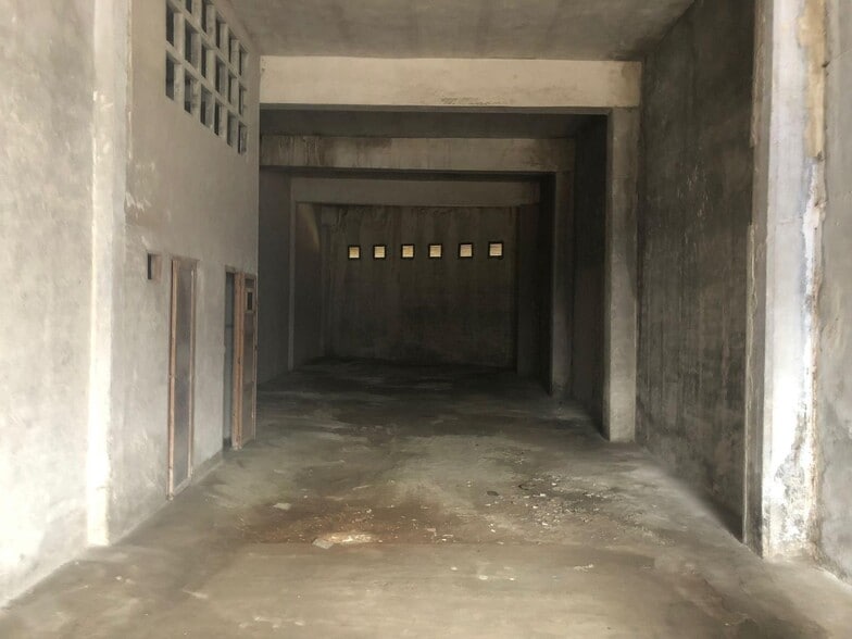 Local en Algemesí, Valencia en venta - Foto del edificio - Imagen 2 de 8