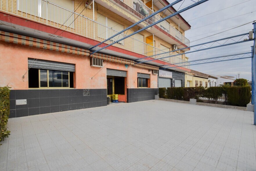 Local en Pinos Puente, Granada en venta - Foto del edificio - Imagen 2 de 37