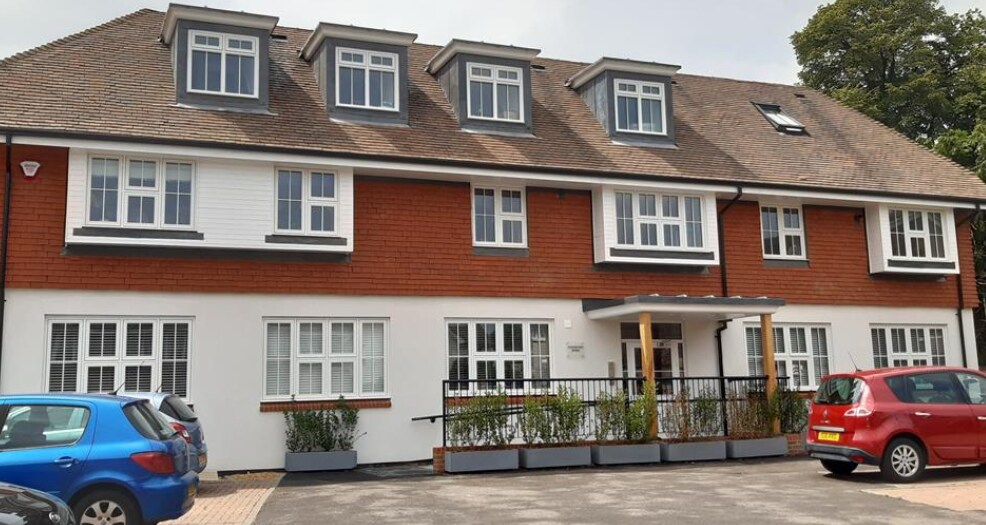 Chequers Ln, Walton On The Hill en alquiler Foto del edificio- Imagen 1 de 3