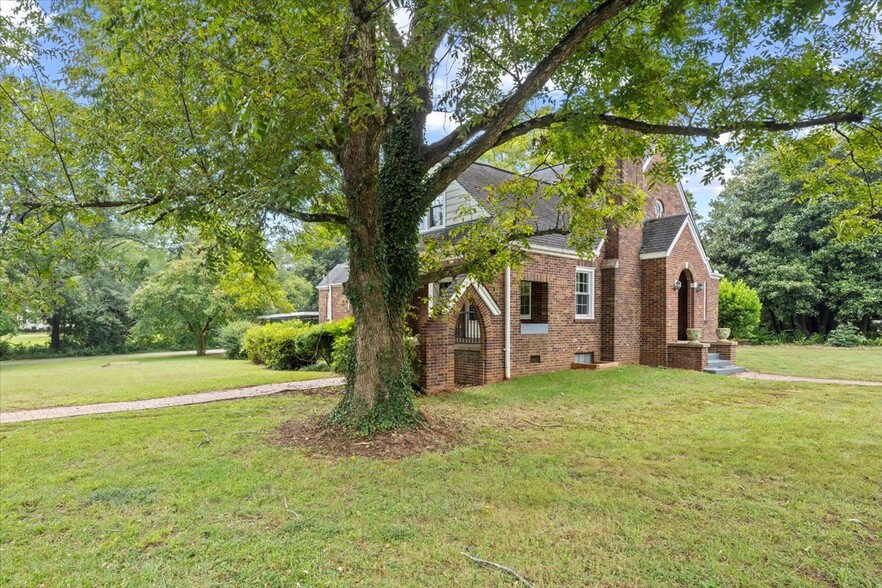 301 E Main St, Easley, SC en venta - Foto del edificio - Imagen 2 de 42