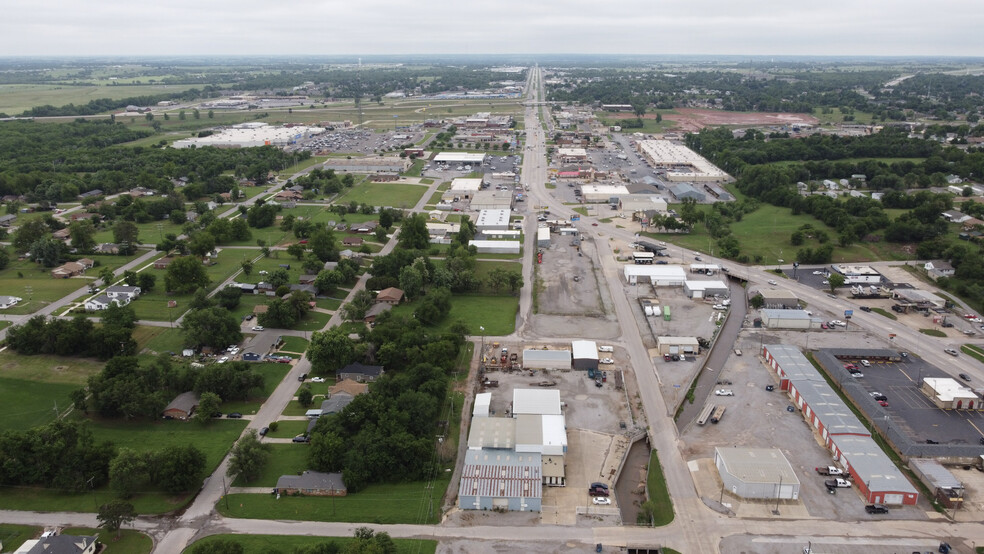 1301 S 3rd St, Chickasha, OK en alquiler - Foto del edificio - Imagen 2 de 30