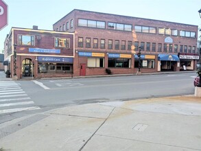 17 Eastern Ave, Saint Johnsbury, VT en alquiler Foto del edificio- Imagen 2 de 15