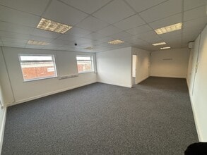 18-20 Bilton Way, Luton en alquiler Foto del interior- Imagen 2 de 3