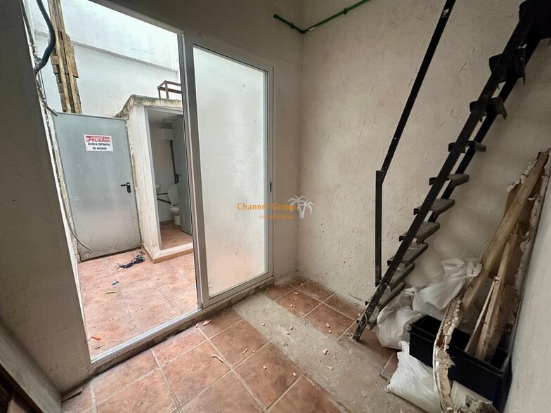 Local en Alicante, Alicante en alquiler - Foto del edificio - Imagen 3 de 5