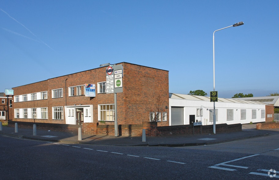 31-33 Fowler Rd, Ilford en venta - Foto del edificio - Imagen 2 de 2