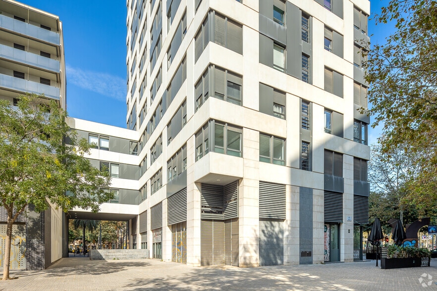 Carrer de Fluvià, 95, Barcelona, Barcelona en venta - Foto del edificio - Imagen 2 de 3