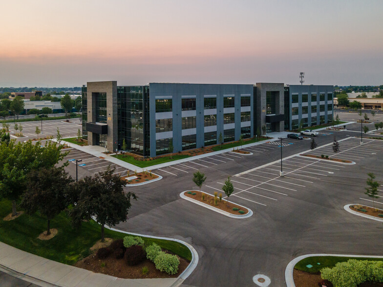 1820 S Silverstone Way, Meridian, ID en alquiler - Foto del edificio - Imagen 2 de 9