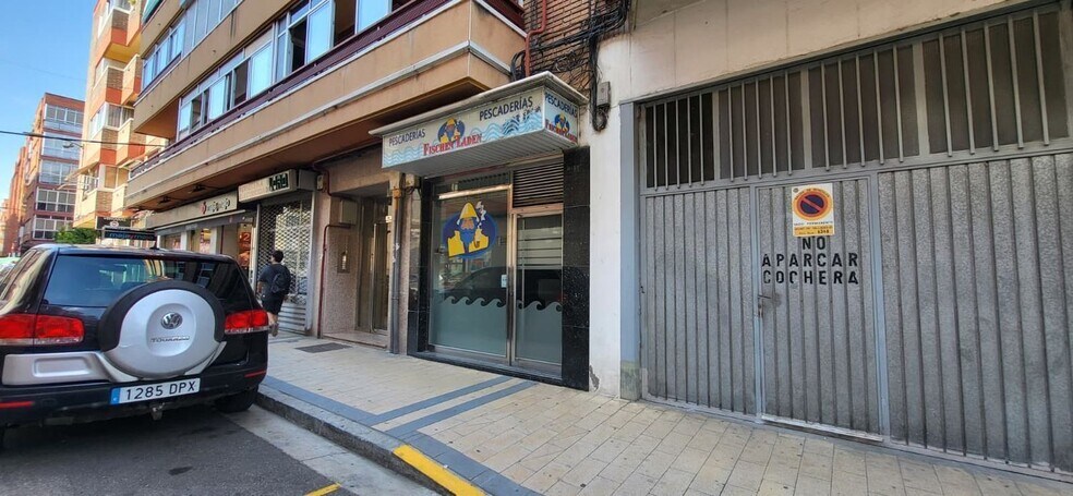 Calle de Joaquín María Jalón, 15, Valladolid, Valladolid en alquiler - Foto del edificio - Imagen 2 de 20