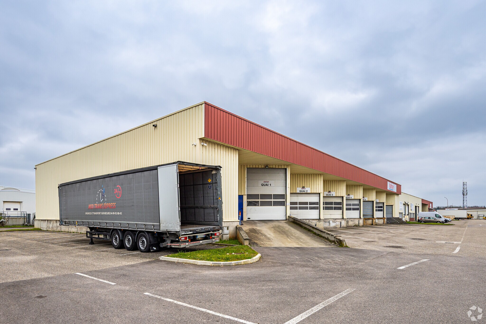 15 Avenue De Montmartin, Corbas en alquiler Foto principal- Imagen 1 de 37