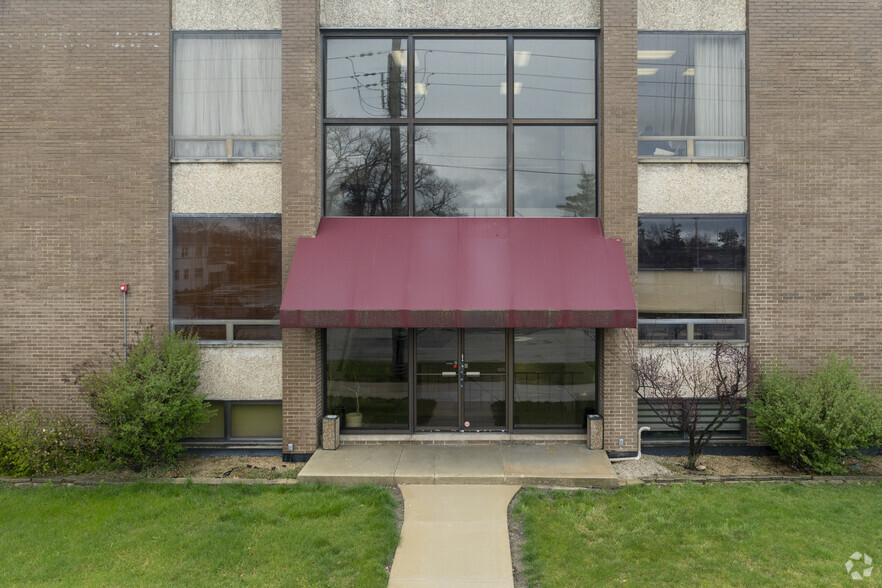 10526 W Cermak Rd, Westchester, IL en venta - Foto del edificio - Imagen 1 de 7