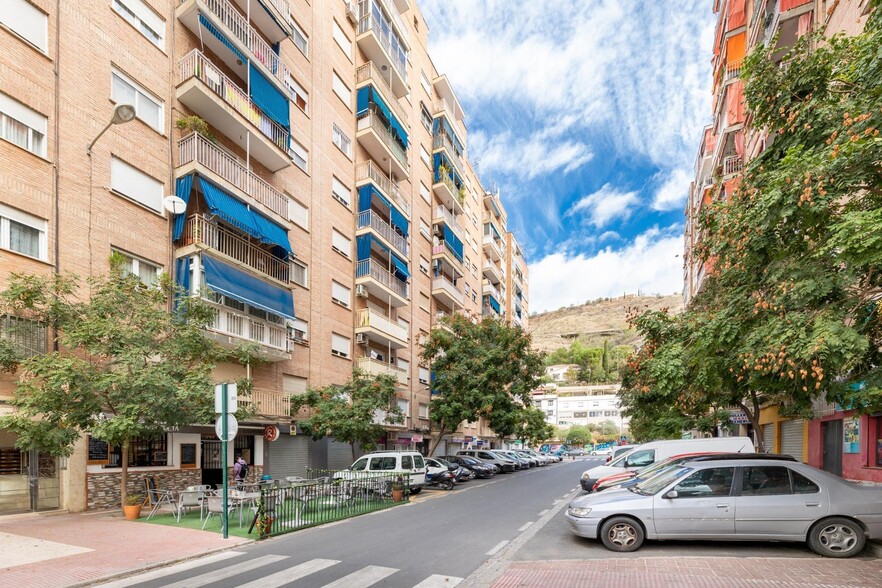 Local en Las Gabias en venta - Foto del edificio - Imagen 2 de 24