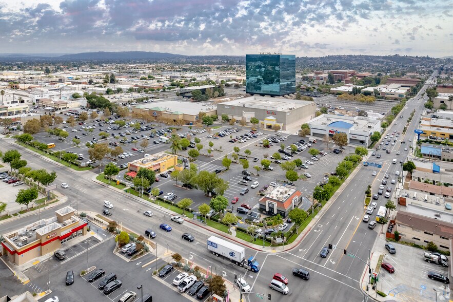 2500-2588 W Commonwealth Ave, Alhambra, CA en alquiler - Foto del edificio - Imagen 3 de 7