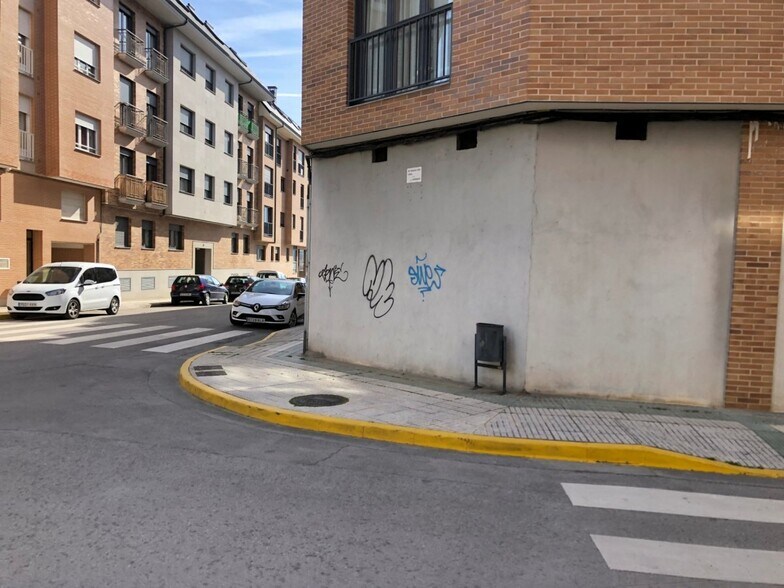 Local en Ponferrada, León en venta - Foto del edificio - Imagen 2 de 4