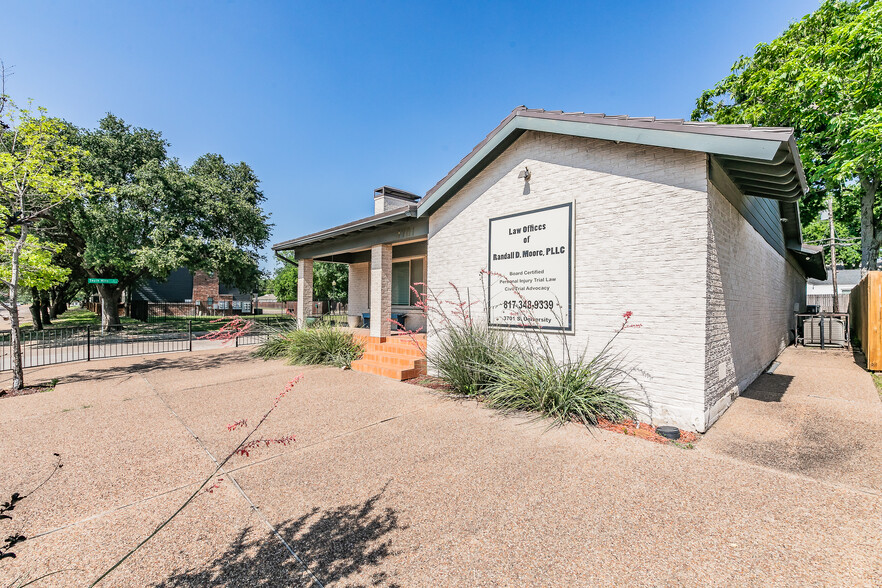 3701 S University, Fort Worth, TX en venta - Foto del edificio - Imagen 2 de 25