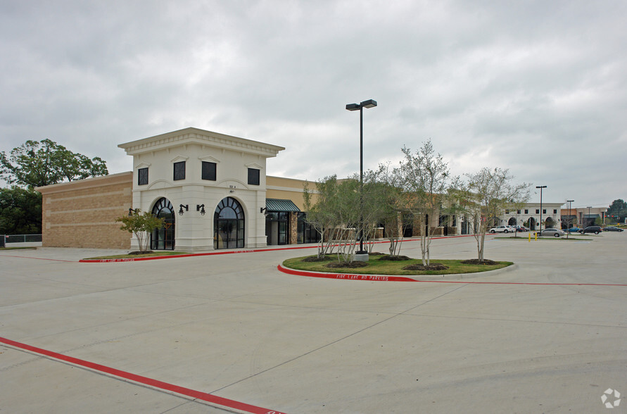 921 W Belt Line Rd, DeSoto, TX en alquiler - Foto del edificio - Imagen 2 de 23