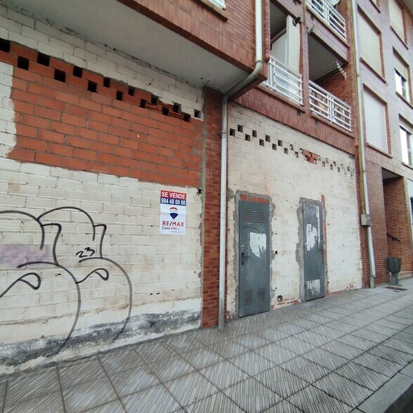 Avenida Francisco Álvarez Martínez, 18, Llanera, Asturias en venta - Foto del edificio - Imagen 2 de 11