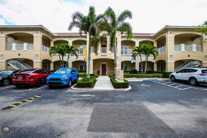 5491 N University Dr, Coral Springs, FL en alquiler - Foto del edificio - Imagen 1 de 15