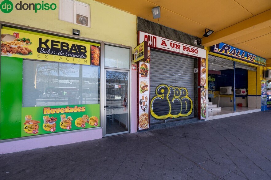 Avenida Juan Pablo II, 92, Granada, Granada en venta - Foto del edificio - Imagen 2 de 31