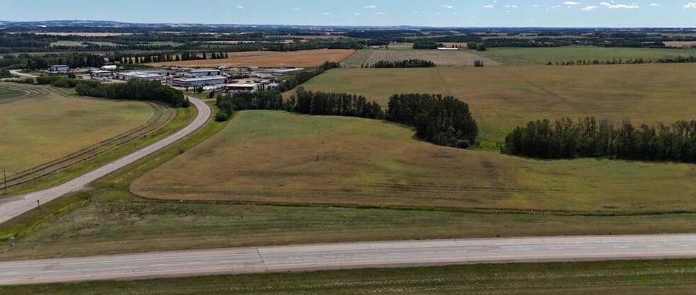 Township Road 382, Rural Red Deer County, AB en venta - Vista aérea - Imagen 2 de 5