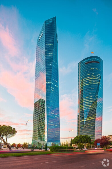 Paseo Castellana, 259 C, Madrid, Madrid en alquiler - Foto del edificio - Imagen 1 de 31