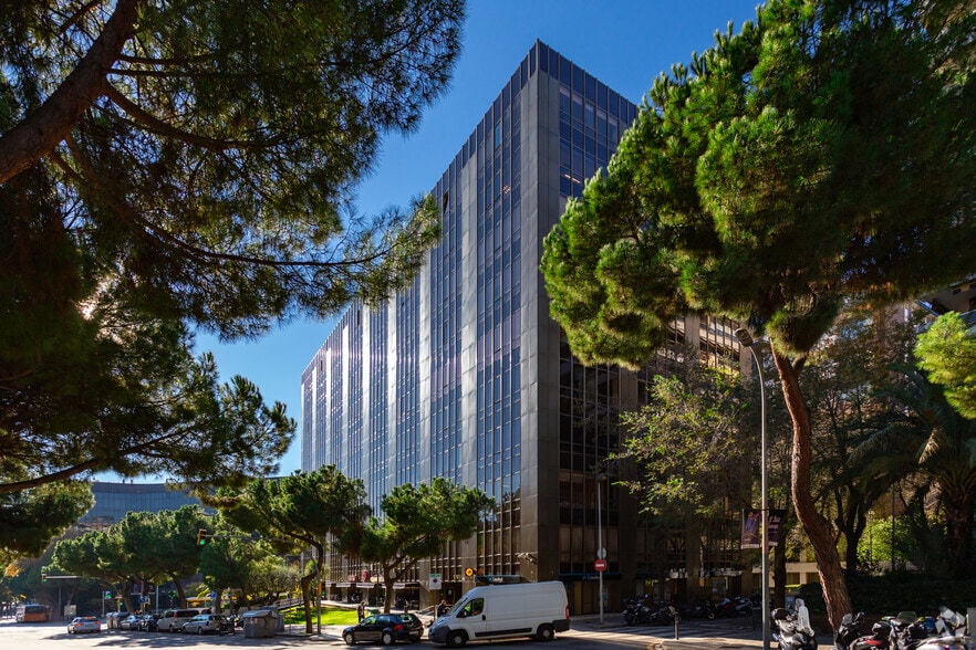Oficina en Barcelona, Barcelona en alquiler - Foto del edificio - Imagen 2 de 6
