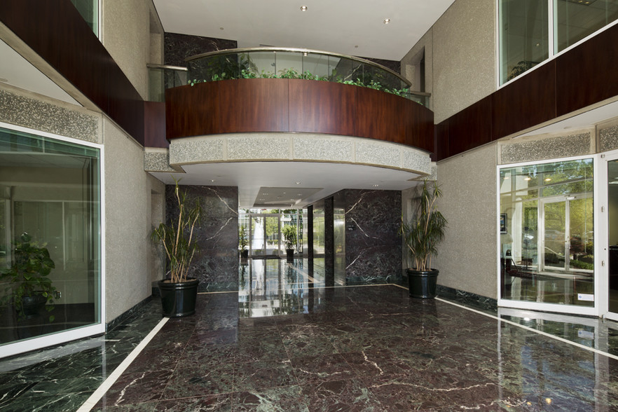 9100 Arboretum Pky, Richmond, VA en alquiler - Lobby - Imagen 3 de 4