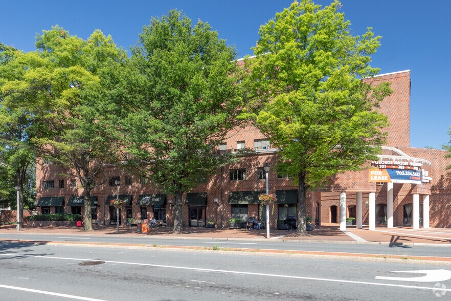 103 W Broad St, Falls Church, VA en alquiler - Foto del edificio - Imagen 1 de 10