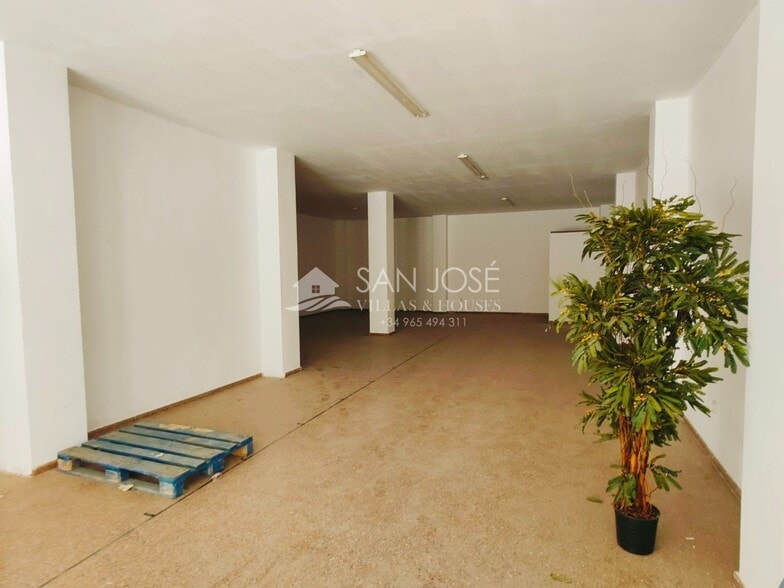 Local en Alicante en venta - Foto del edificio - Imagen 2 de 10
