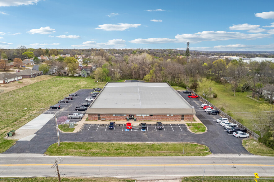 2020 Holly Rd, Claremore, OK en venta - Foto del edificio - Imagen 2 de 48