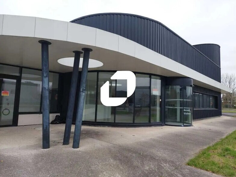 8 Rue Du Maréchal De Lattre De Tassigny, Élancourt en alquiler - Foto del edificio - Imagen 2 de 12