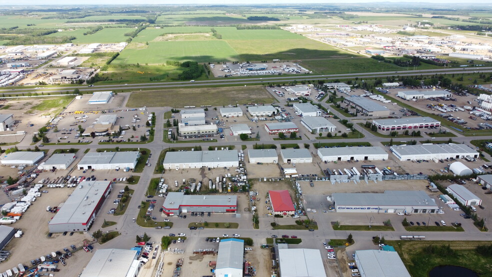 7756 Edgar Industrial Way, Red Deer, AB en alquiler - Foto del edificio - Imagen 3 de 5