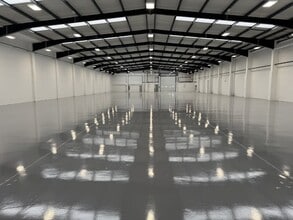Charlwood Rd, Lowfield Heath en alquiler Foto del interior- Imagen 1 de 1