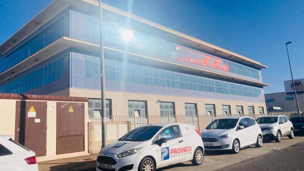 Calle Castilla la Mancha, 1, Antequera, Málaga en venta - Foto del edificio - Imagen 3 de 14
