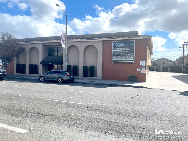 3772 Katella Ave, Los Alamitos, CA en venta - Foto del edificio - Imagen 2 de 8