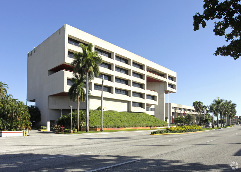 6355 NW 36th St, Miami, FL en alquiler - Foto del edificio - Imagen 3 de 29