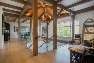 Más detalles de 6039 196 St, Surrey, BC - Flex en venta