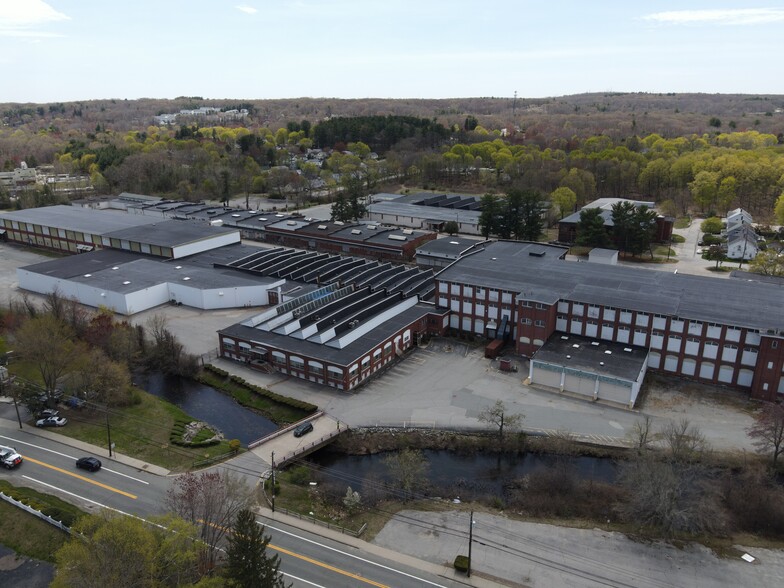 White St, Smithfield, RI en alquiler - Foto del edificio - Imagen 1 de 12