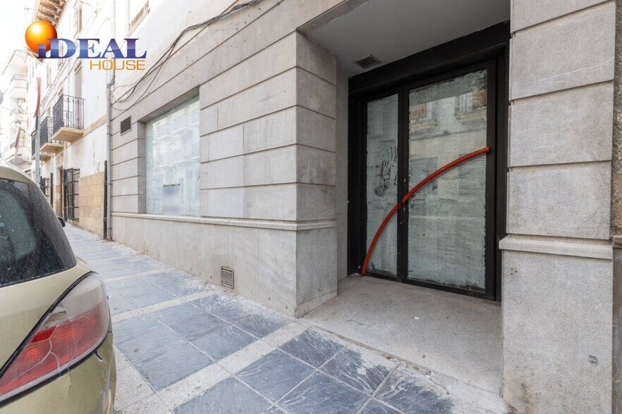 Local en Montefrío en venta - Foto del edificio - Imagen 2 de 28