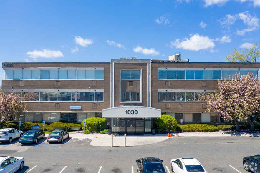 1030 Kings Hwy N, Cherry Hill, NJ en alquiler - Foto del edificio - Imagen 2 de 4