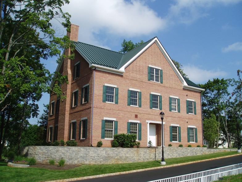 732 Newman Springs Rd, Lincroft, NJ en alquiler - Foto del edificio - Imagen 2 de 3