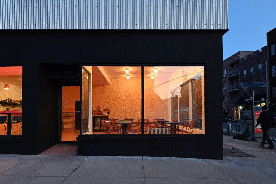 314 Grand St, Brooklyn, NY en alquiler - Foto del edificio - Imagen 3 de 12