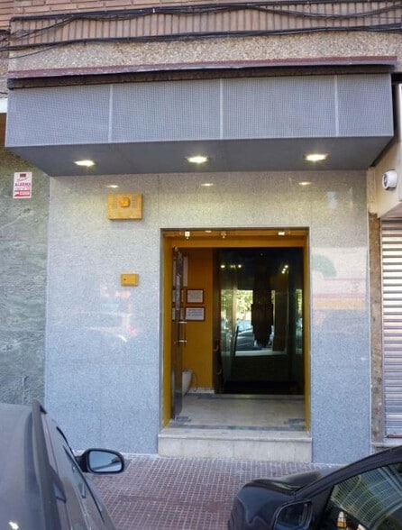 Calle Murillo, 15, Alcalá de Henares, Madrid en venta - Foto del edificio - Imagen 1 de 7