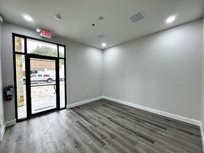 18707 Mueschke Rd, Tomball, TX en alquiler Foto del interior- Imagen 1 de 15