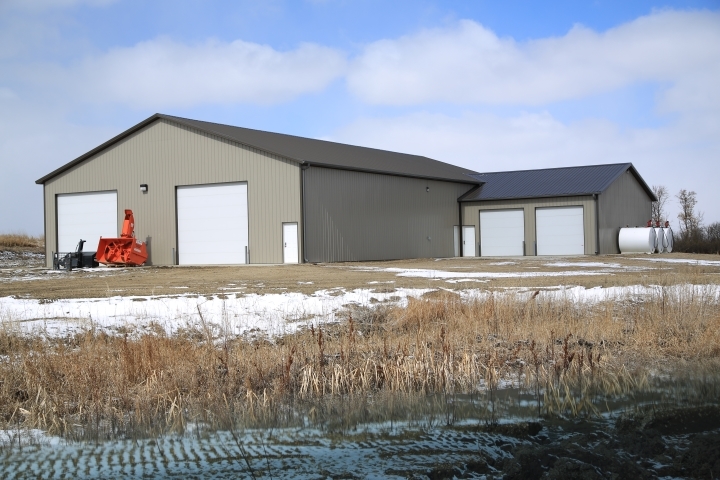 8125 65th St NW, Stanley, ND en venta - Foto del edificio - Imagen 1 de 24