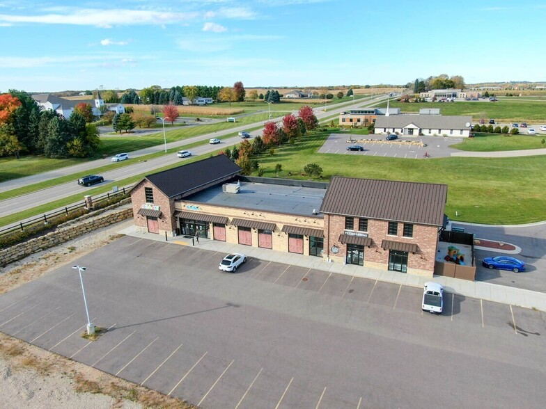 1340 Water Wheel Dr, Waunakee, WI en alquiler - Foto del edificio - Imagen 1 de 21