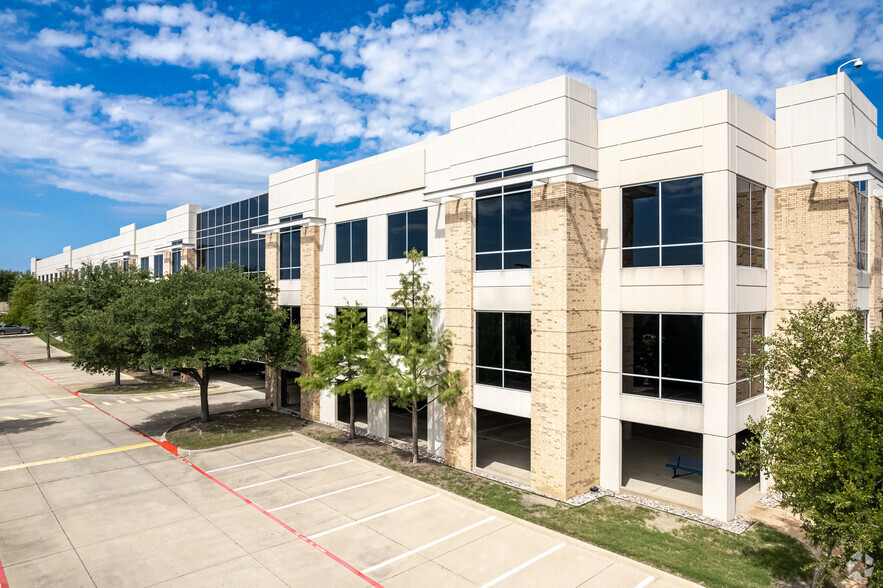 350 Highland Dr, Lewisville, TX en alquiler - Foto del edificio - Imagen 3 de 11