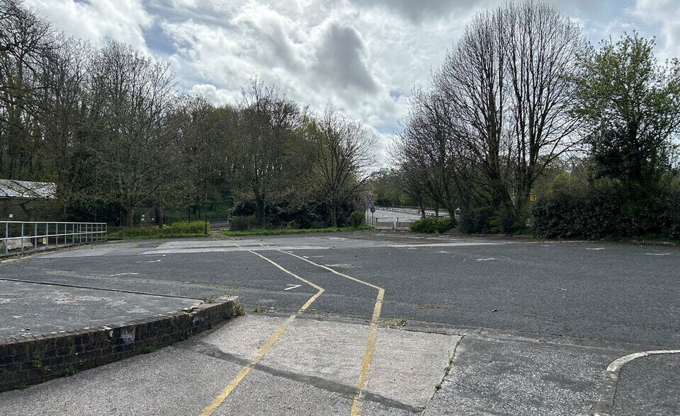 324 Outland Rd, Plymouth en alquiler - Foto del edificio - Imagen 2 de 6